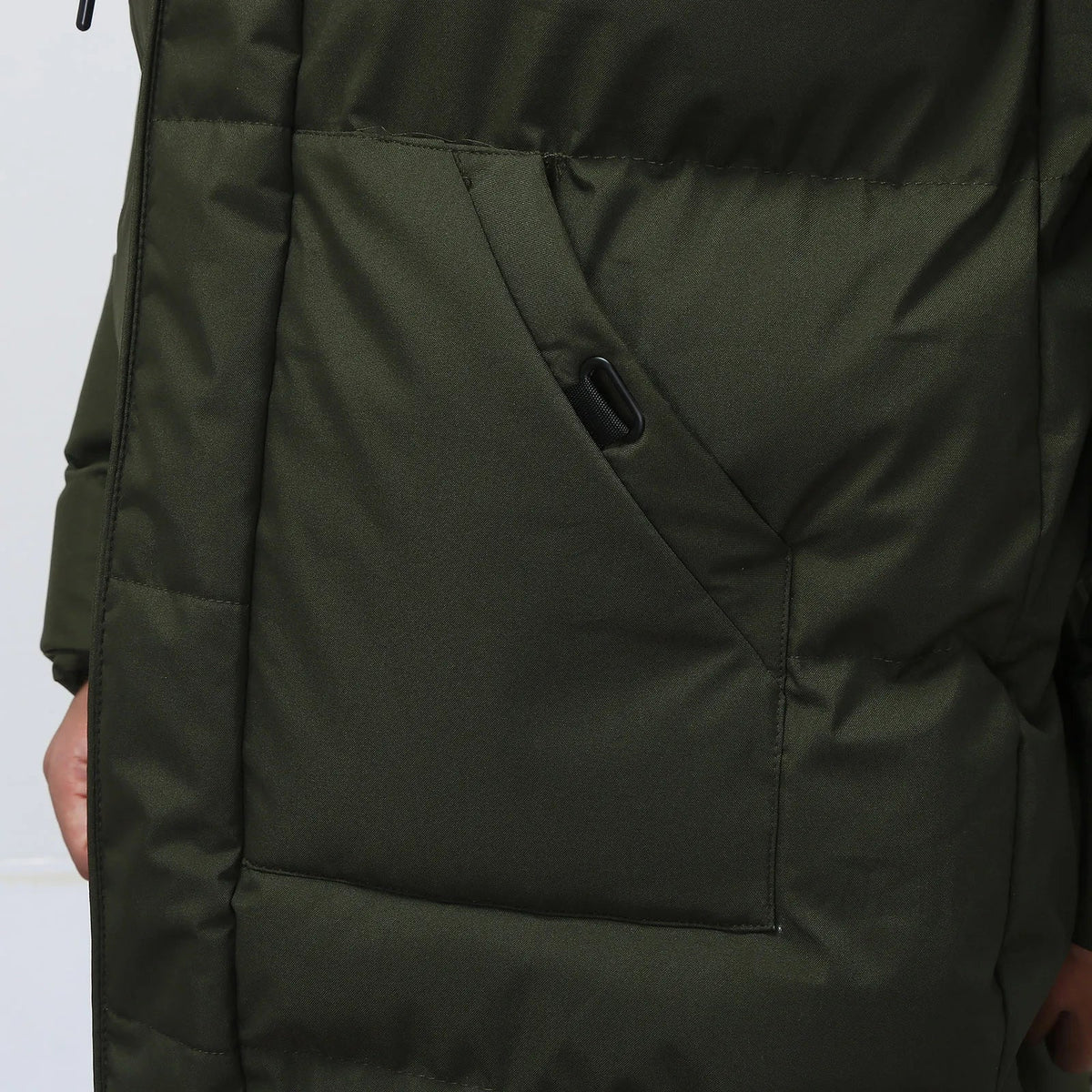 Abrigo acolchado con capucha para hombre