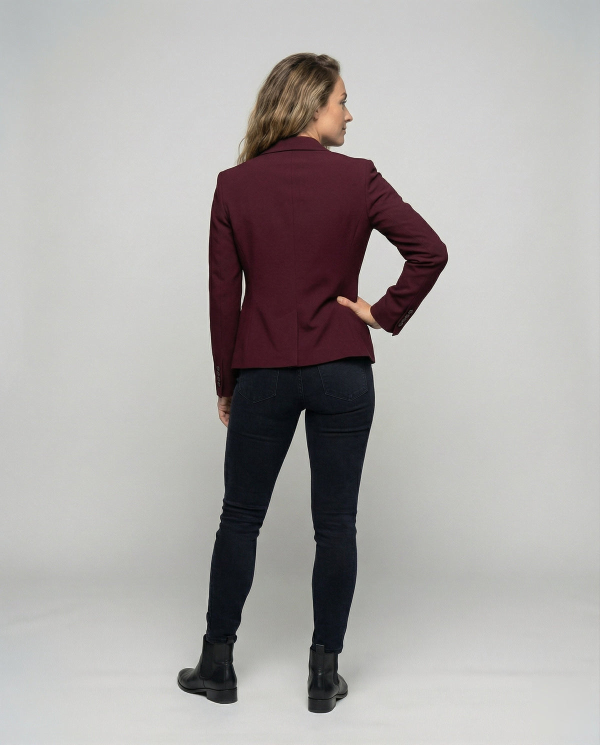 Blazer ejecutiva entallada de mujer con péplum