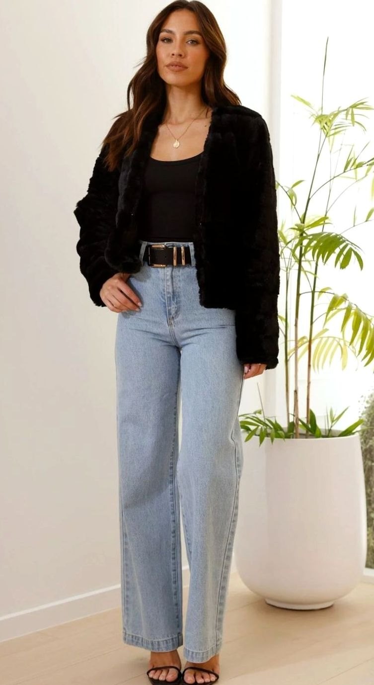 Chaqueta corta de pelo sintético abierta para mujer