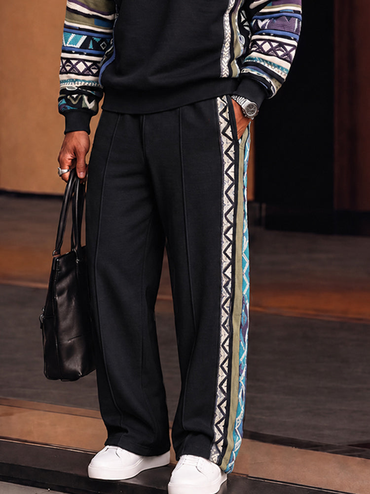 Conjunto athleisure con cuello alto y ribete de estampado tribal