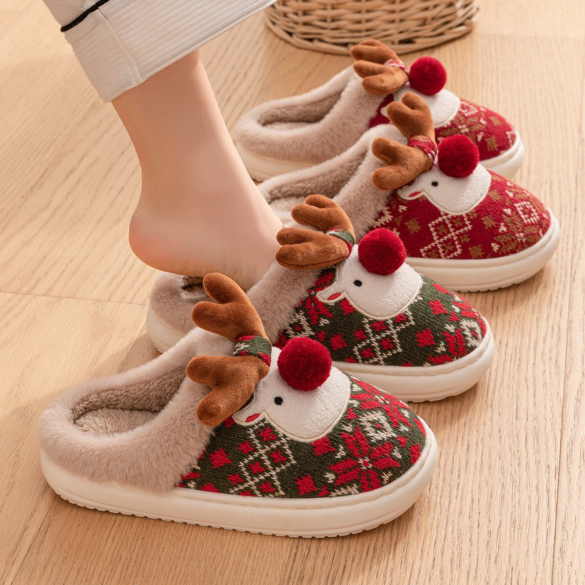 Zapatillas de estar por casa navideñas unisex con diseño bordado