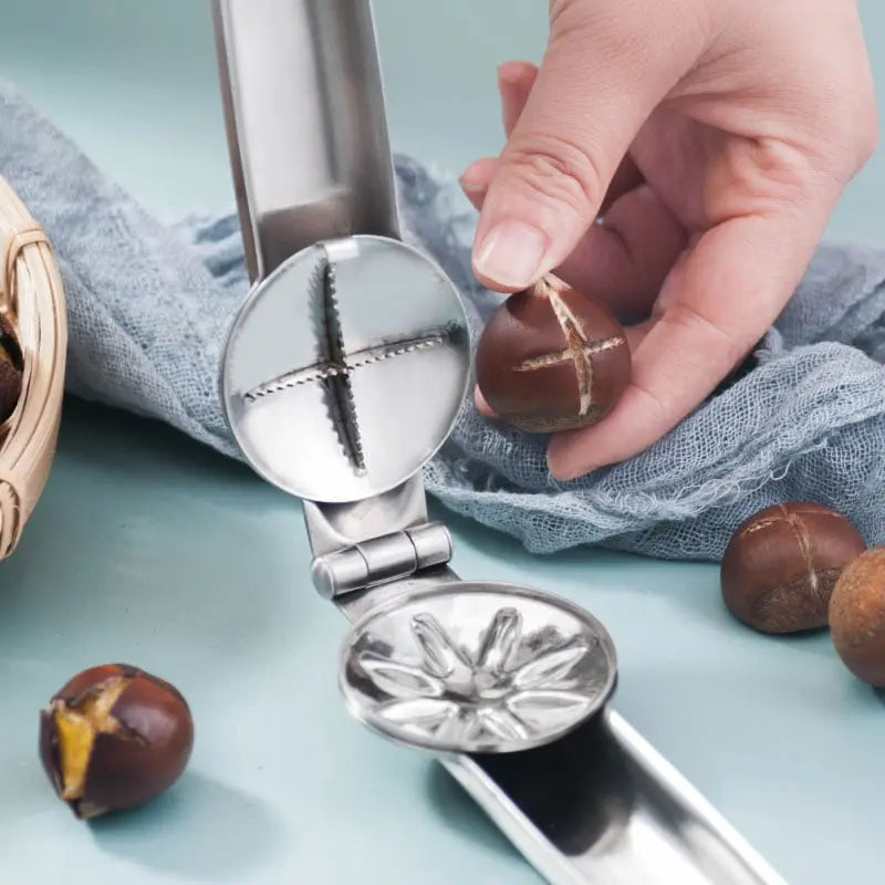 Abrecastañas de Acero Inoxidable para Pelar Fácilmente
