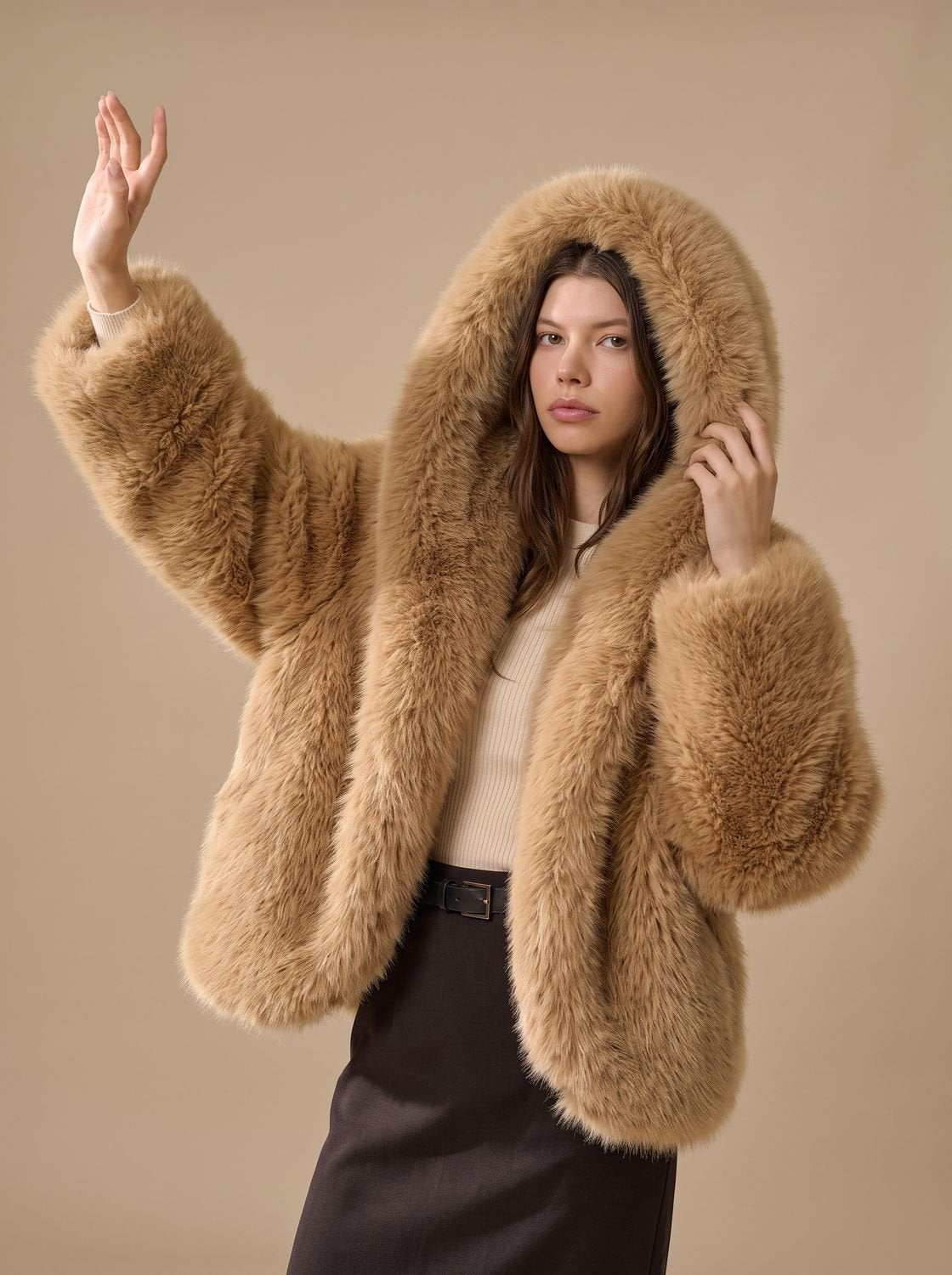 Abrigo de invierno de pelo sintético con capucha y manga larga de corte oversize para mujer