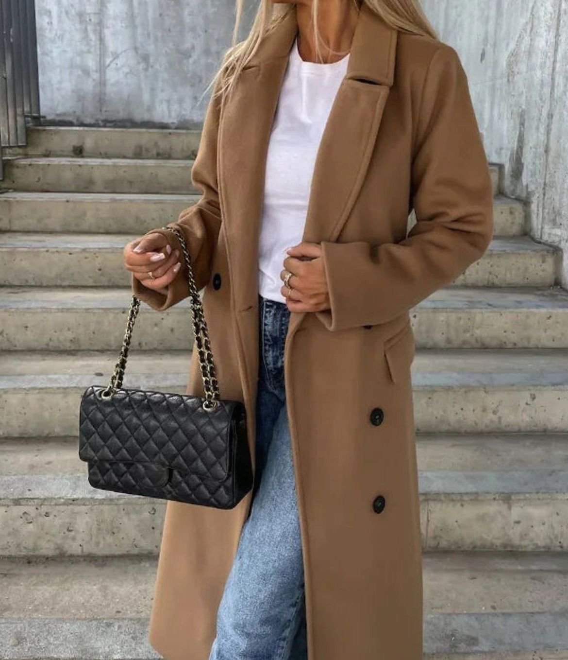Abrigo largo para mujer con solapa y doble abotonadura frontal