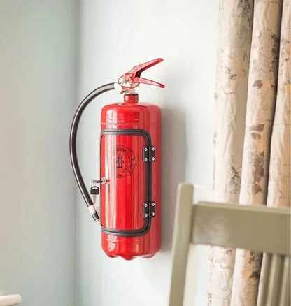 Almacenamiento de Whisky en Extintor de Incendios - Decoración Portátil para Vino