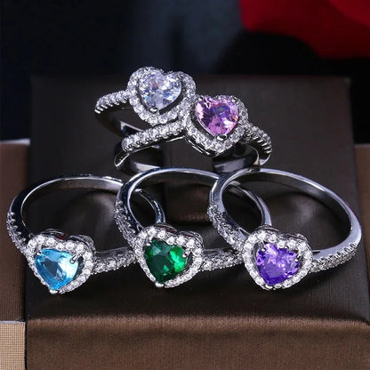 Anillo de Compromiso Isara con un Corazón Lleno de Amor