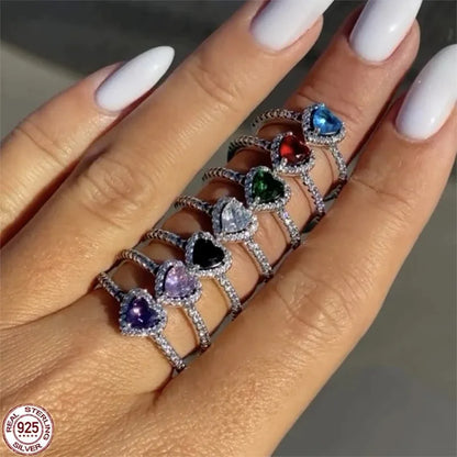Anillo de Compromiso Isara con un Corazón Lleno de Amor