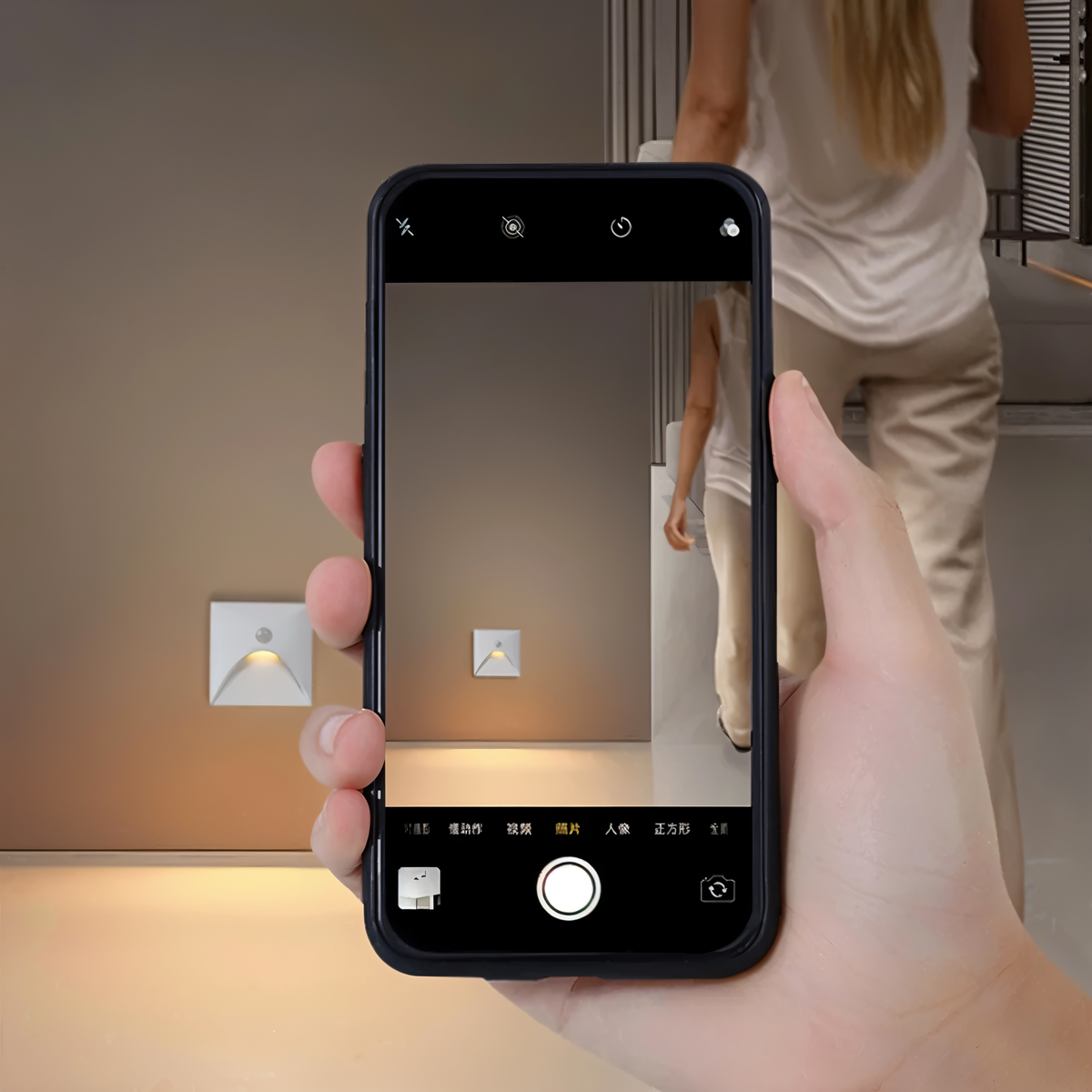Aplique de pared LED impermeable IP65 con sensor de movimiento para interior y exterior