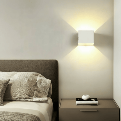 Aplique de pared LED inalámbrico con haz de luz ajustable