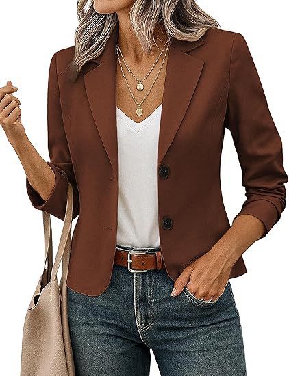 Blazer corto entallado para mujer con botones decorativos y manga tres cuartos