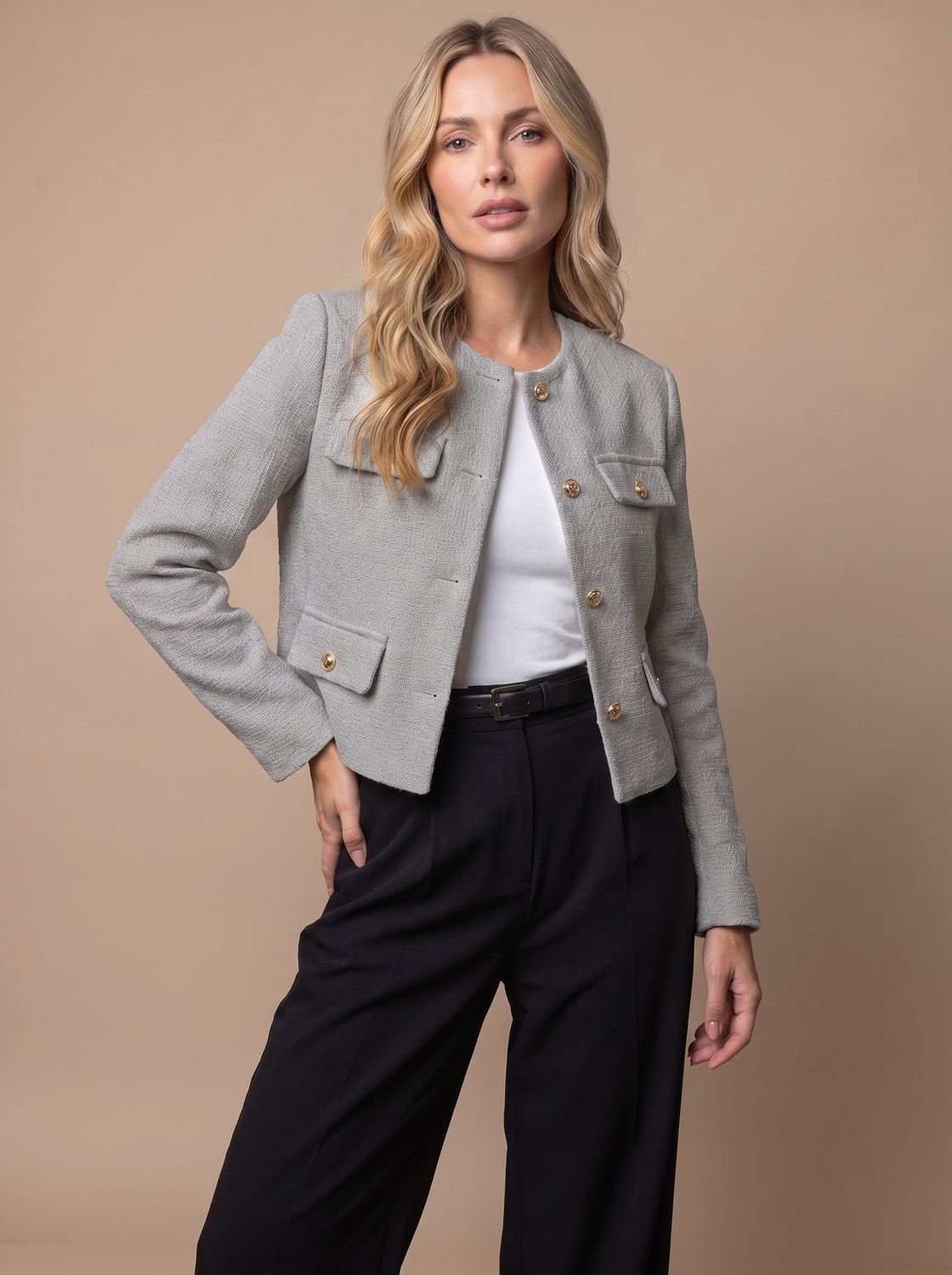 Blazer cropped de tweed sin cuello para mujer con botones dorados y bolsillos con solapa