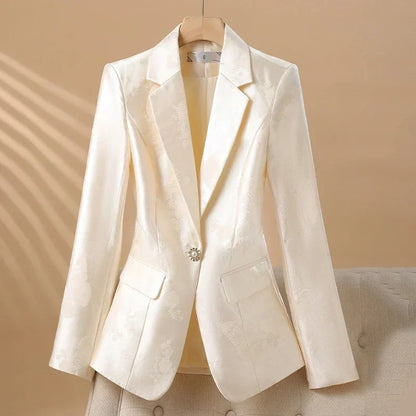 Blazer elegante de mujer con motivo de rosas y botón joya