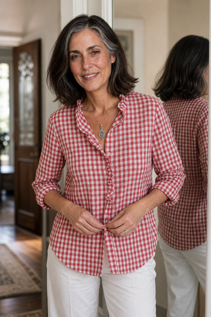 Blusa con cuello de volantes y estampado de cuadros