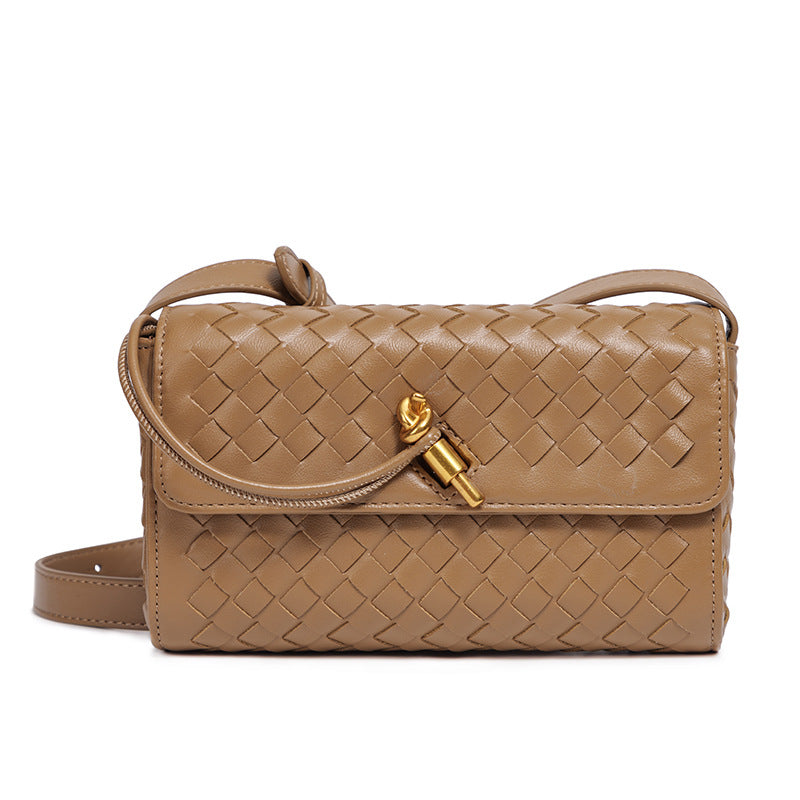 Bolso clutch bandolera trenzado