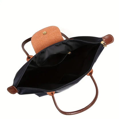 Bolso de Mano Clásico para Mujeres Celeste con Acento Moderno y Funcionalidad