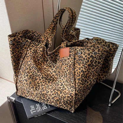 Bolso de Mano Elegante con Estampado de Leopardo - WildElegance