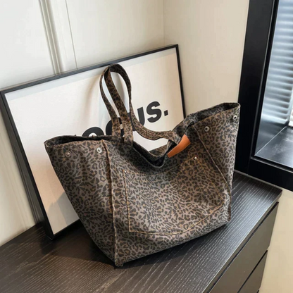 Bolso de Mano Elegante con Estampado de Leopardo - WildElegance