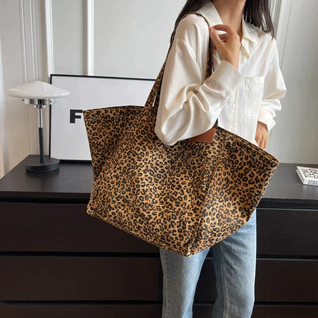 Bolso de Mano Elegante con Estampado de Leopardo - WildElegance