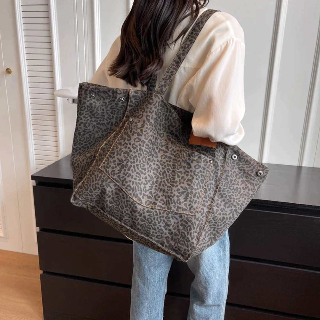 Bolso de Mano Elegante con Estampado de Leopardo - WildElegance