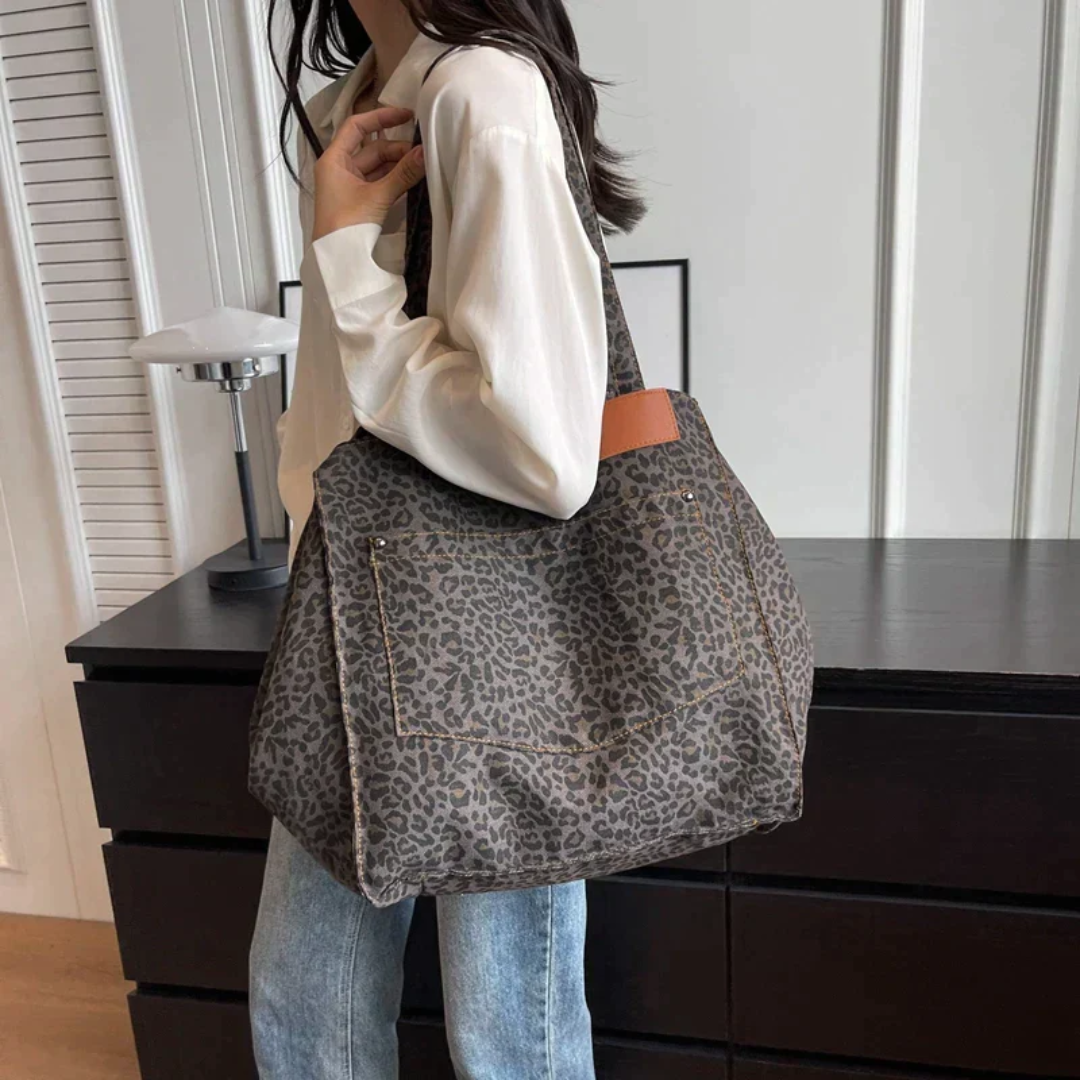 Bolso de Mano Elegante con Estampado de Leopardo - WildElegance