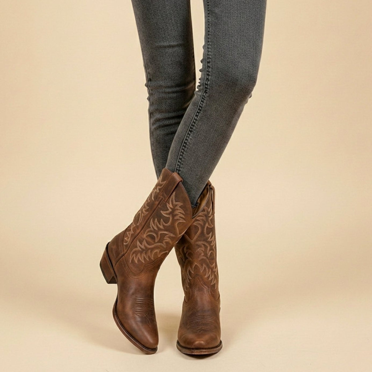 Botas cowboy de media caña bordadas para mujer