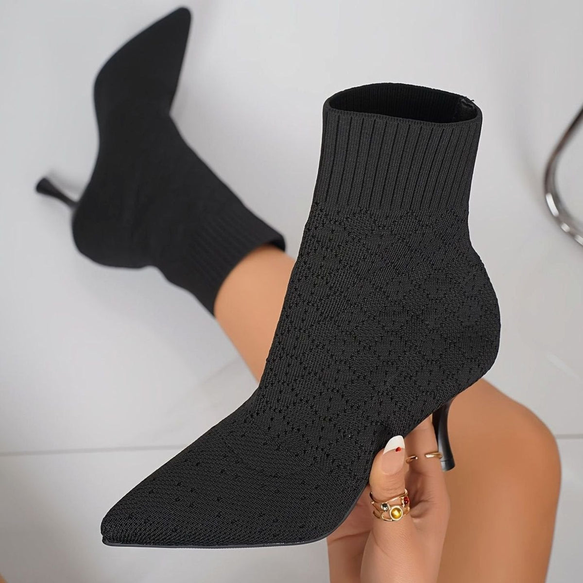 Botines calcetín de punto con punta fina y tacón de aguja para mujer