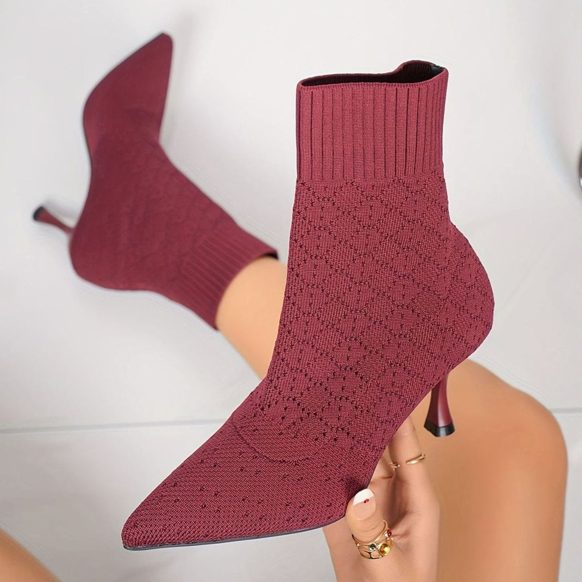 Botines calcetín de punto con punta fina y tacón de aguja para mujer
