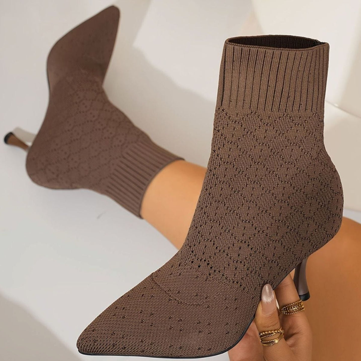 Botines calcetín de punto con punta fina y tacón de aguja para mujer