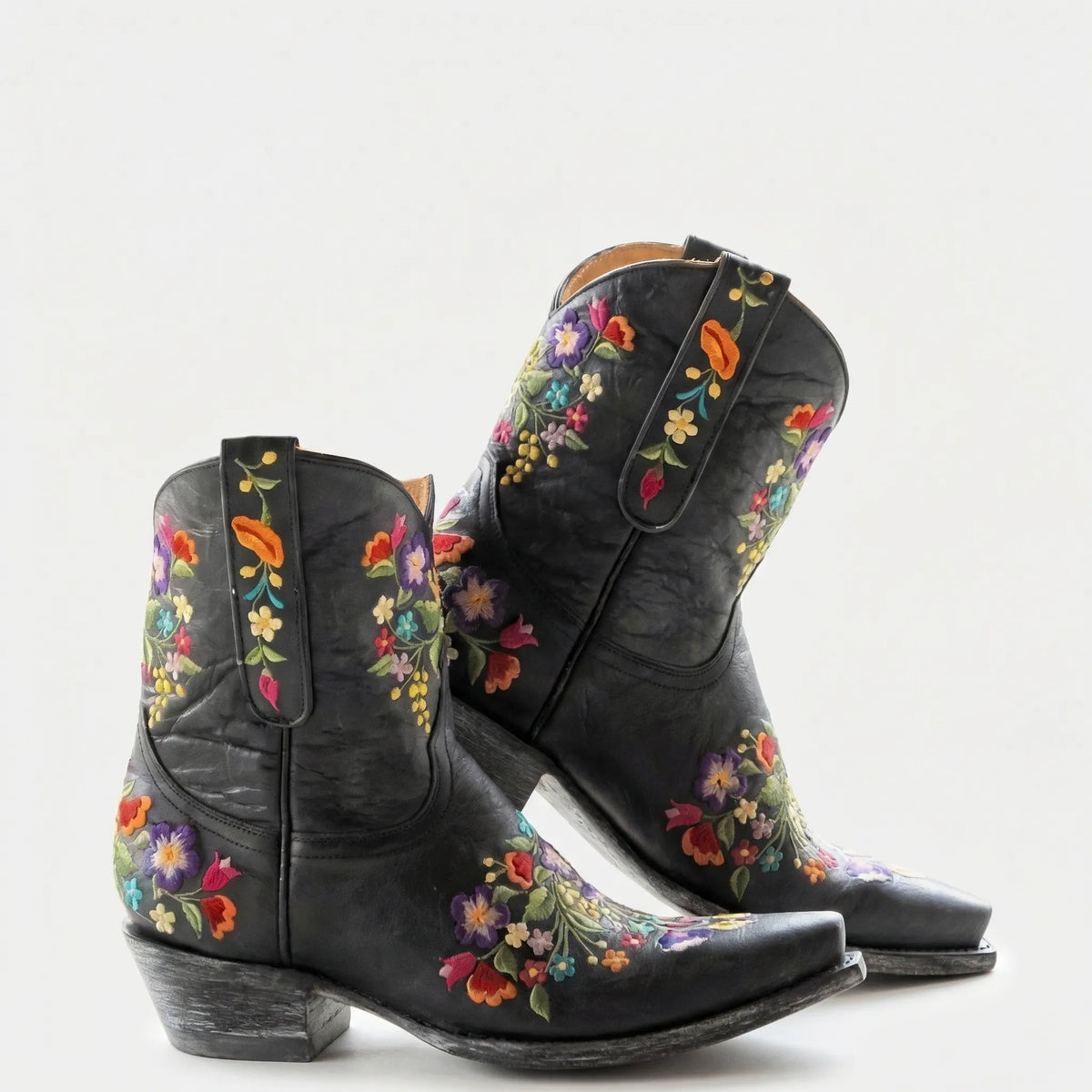 Botines cowboy con bordado floral