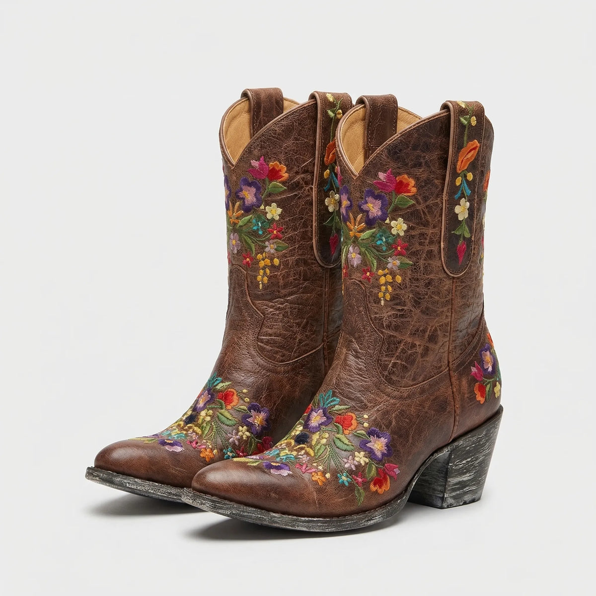 Botines cowboy con bordado floral