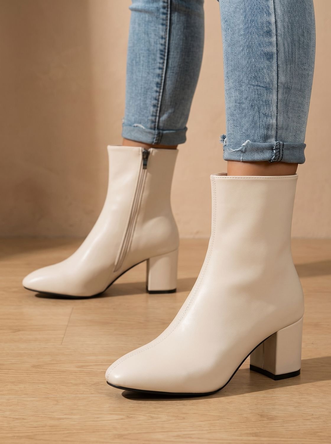 Botines de mujer de punta fina con tacón ancho y cremallera lateral