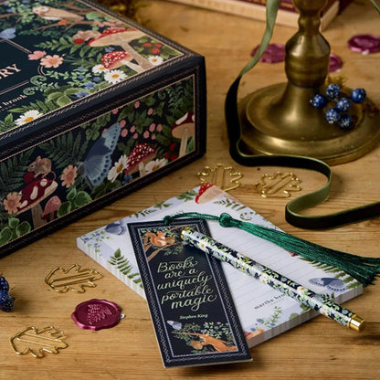 Calendario de Adviento con estampado invernal – 24 días de papelería y accesorios creativos