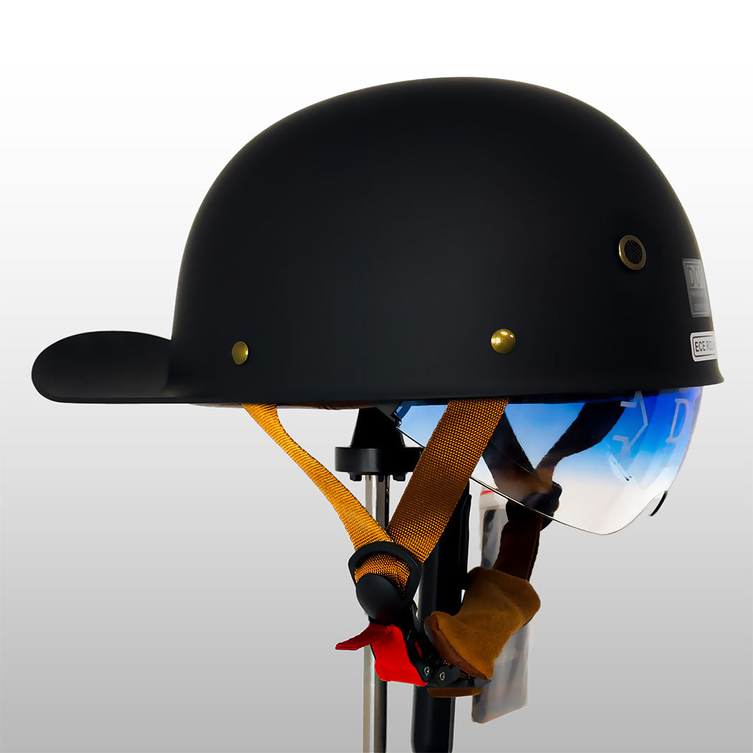 Casco de moto estilo gorra de béisbol