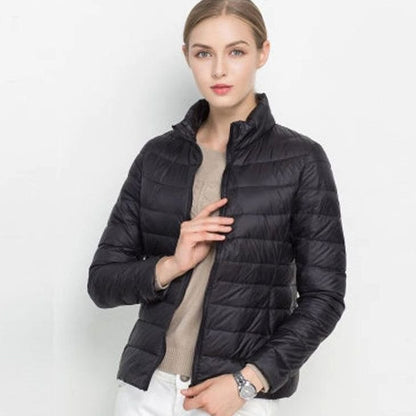 Chaqueta acolchada ligera de invierno para mujer con cuello alto y corte entallado