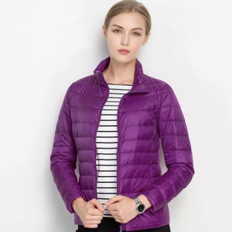 Chaqueta acolchada ligera de invierno para mujer con cuello alto y corte entallado