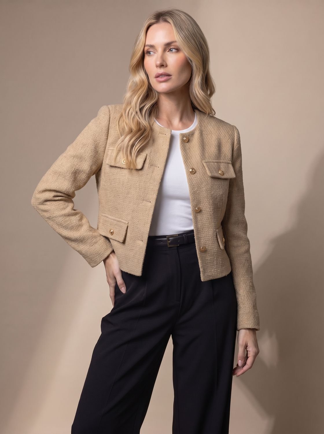 Chaqueta blazer cropped de tweed para mujer sin cuello con botones dorados y bolsillos con solapa