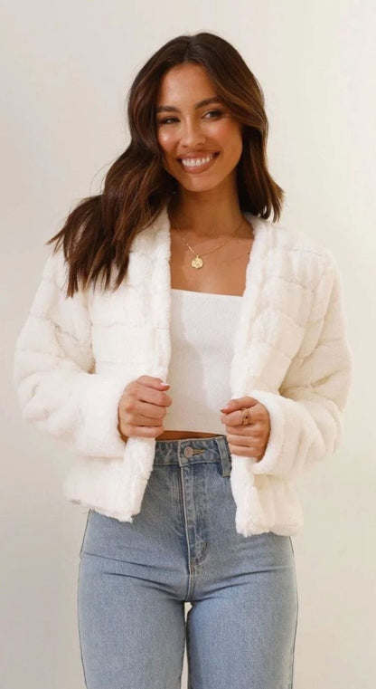 Chaqueta corta de pelo sintético abierta para mujer
