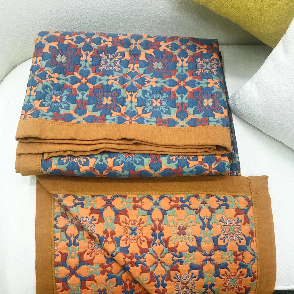 Colcha de Algodón de Seis Capas con Patrón Naranja y Azul - TerraLoom