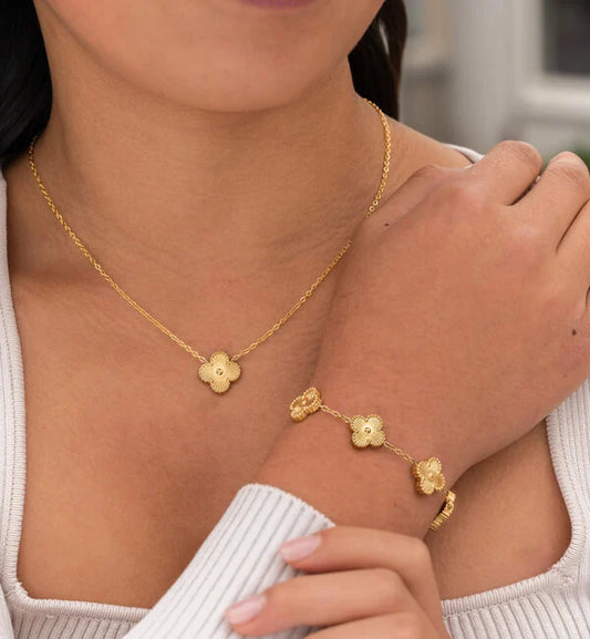 Conjunto de Accesorios Clover Refinado en Estilo Elegante