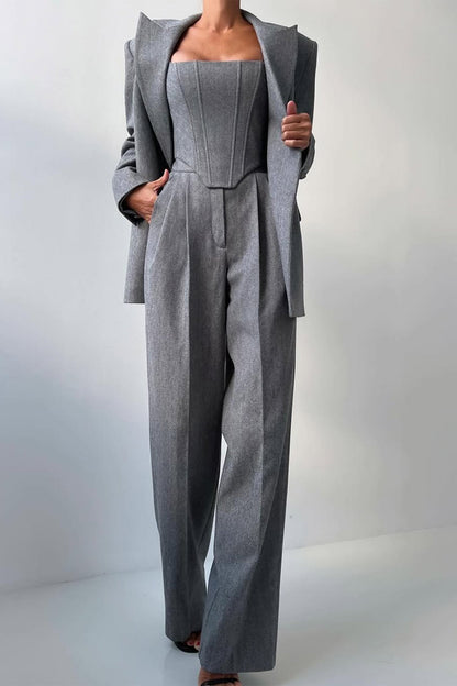 Conjunto de tres piezas con blazer cruzado