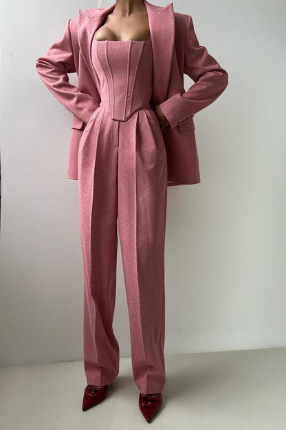 Conjunto de tres piezas con blazer cruzado