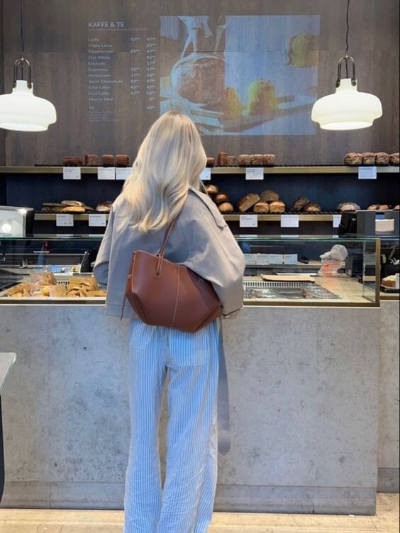 Elegante Bolsa Tote de Cuero de Gran Capacidad
