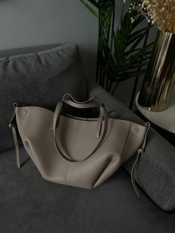 Elegante Bolsa Tote de Cuero de Gran Capacidad