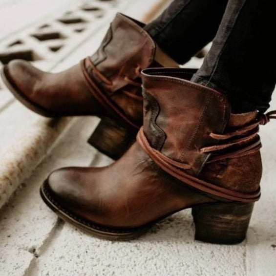 Elegantes botines de piel para mujer