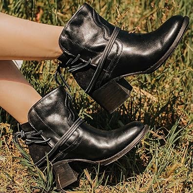 Elegantes botines de piel para mujer