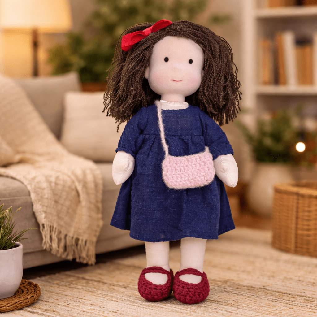 ELORA – Muñeca Waldorf Hecha a Mano de Algodón para Juego Creativo