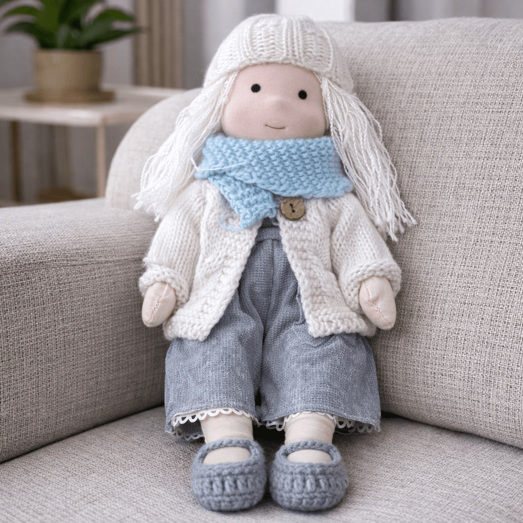 ELORA – Muñeca Waldorf Hecha a Mano de Algodón para Juego Creativo