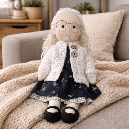 ELORA – Muñeca Waldorf Hecha a Mano de Algodón para Juego Creativo