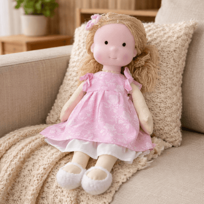 ELORA – Muñeca Waldorf Hecha a Mano de Algodón para Juego Creativo