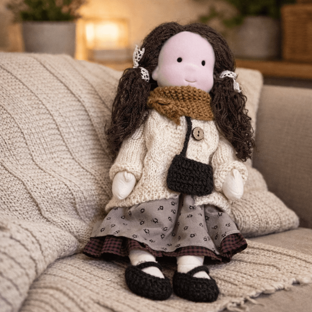 ELORA – Muñeca Waldorf Hecha a Mano de Algodón para Juego Creativo